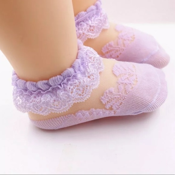 NWT Set Of Two Beautiful Lace Socks - Picture 4 of 7